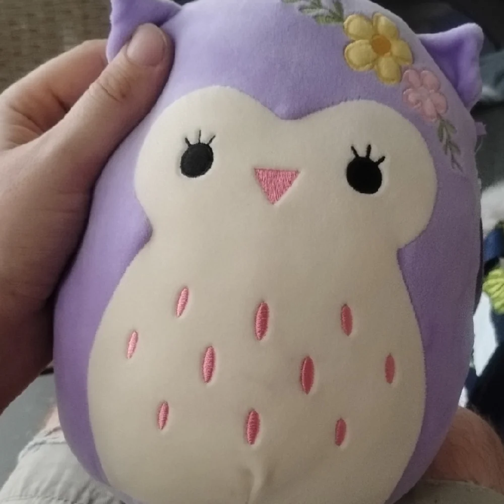 Squishmallows Lavender and Cream Holly The Owl